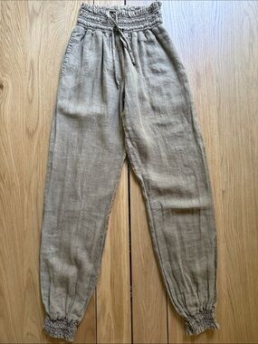 Women’s Elastic-Waist Linen Jogger Pants in Light Brown